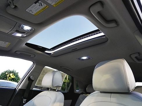 Certified 2023 Hyundai Kona Limited image 16