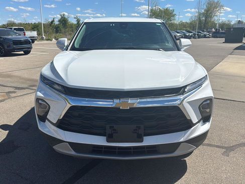 Used 2025 Chevrolet Blazer LT AWD/4WD image 9