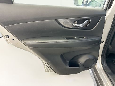 Used 2017 Nissan Rogue S image 26