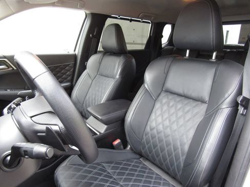 Used 2024 Mitsubishi Outlander 4WD Plug-In Hybrid image 11