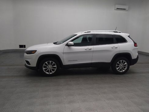 Used 2019 Jeep Cherokee Latitude w/ Cold Weather Group image 2