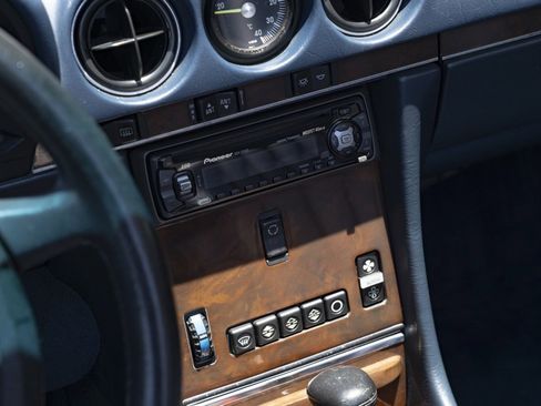 Used 1988 Mercedes-Benz 560 SL image 16