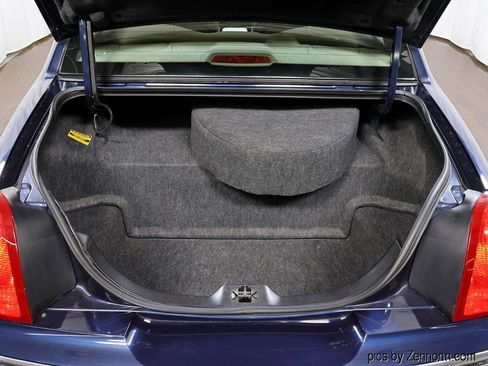 Used 2001 Lincoln Town Car Executive image 24