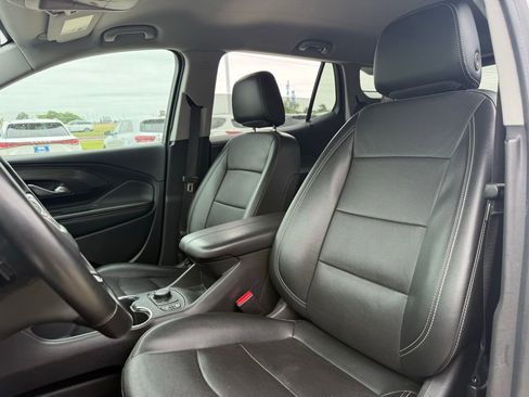 Used 2024 GMC Terrain SLT AWD/4WD image 11