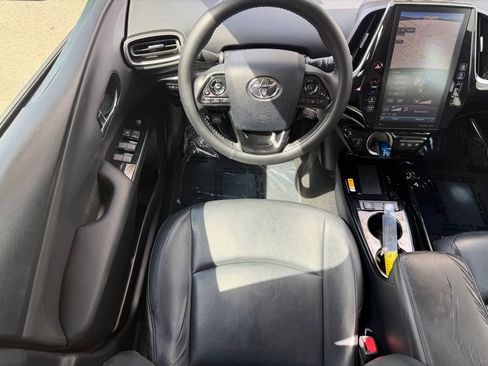 Used 2020 Toyota Prius Prime XLE image 15