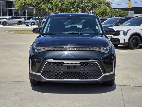 Used 2025 Kia Soul LX w/ LX Technology Package FWD image 11