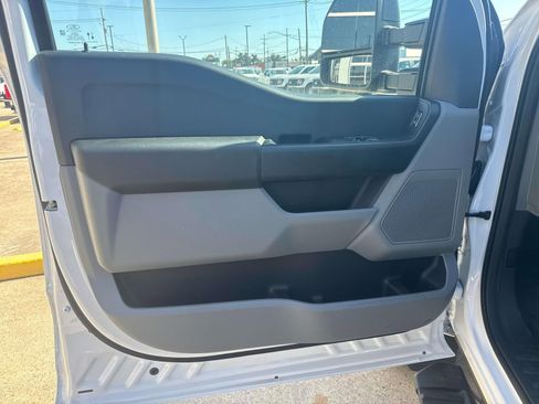 New 2025 Ford F550 4x4 Regular Cab Super Duty image 23