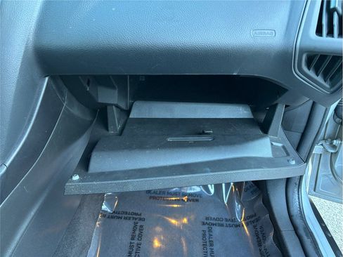 Used 2015 Ford Focus SE image 32