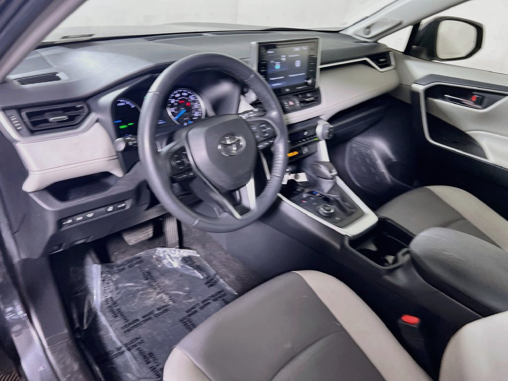 Certified 2021 Toyota RAV4 XLE Premium AWD/4WD image 9