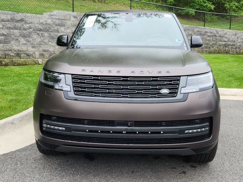 New 2026 Land Rover Range Rover Long Wheelbase SE AWD/4WD image 8