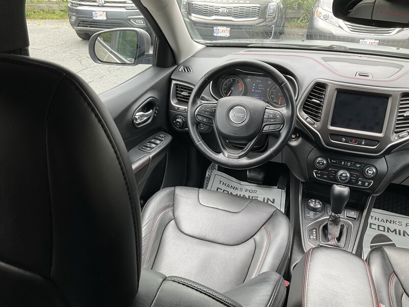 Used 2021 Jeep Cherokee Trailhawk w/ Premium Leather Package AWD/4WD image 18