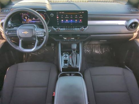 Used 2025 Chevrolet Colorado LT AWD/4WD image 18