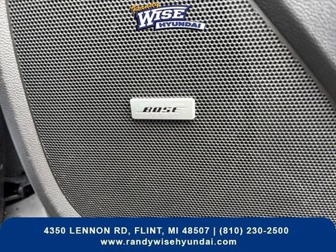 Used 2023 Chevrolet Traverse LT w/ LT Premium Package image 32