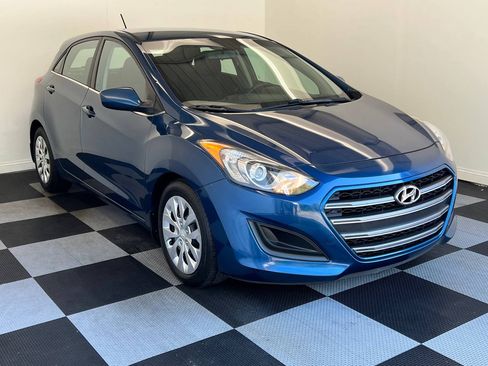 Used 2016 Hyundai Elantra GT image 3