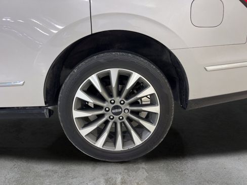Used 2021 Lincoln Navigator Reserve RWD image 23