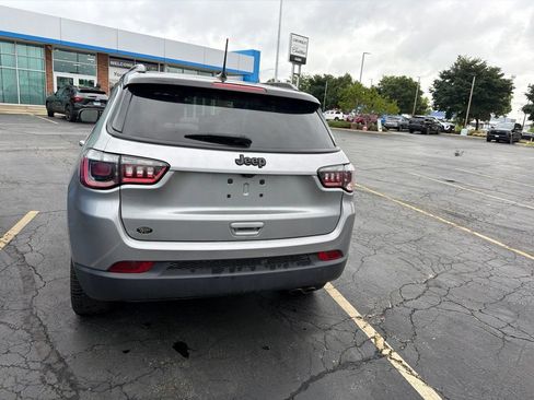 Used 2021 Jeep Compass Latitude w/ Sun and Sound Group FWD image 5
