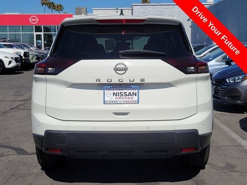 Used 2024 Nissan Rogue S FWD image 29