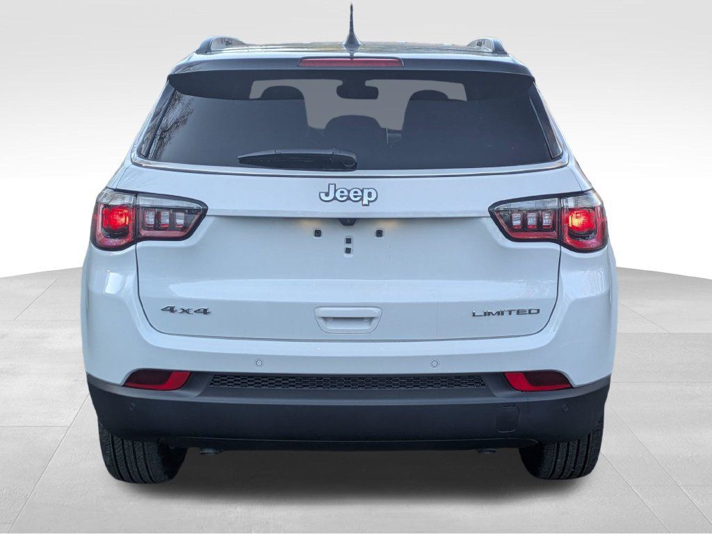 Used 2026 Jeep Compass Limited AWD/4WD image 4