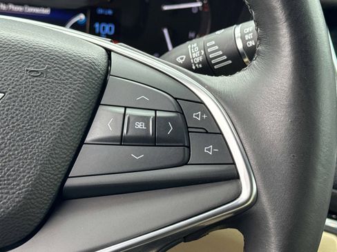 Used 2017 Cadillac XT5 FWD w/ LPO, Wheel Lock Package image 8