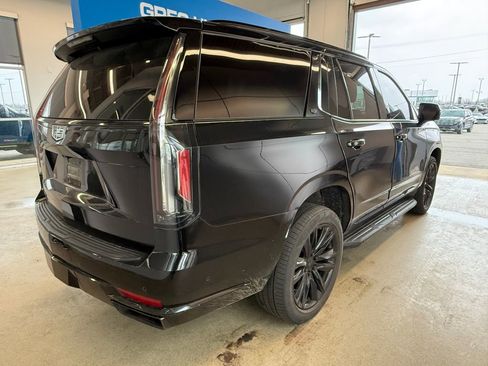 Used 2021 Cadillac Escalade Sport image 2