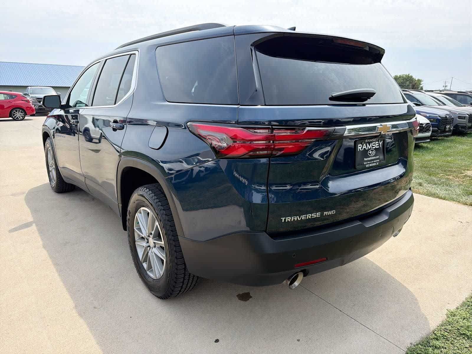 Used 2023 Chevrolet Traverse LT AWD/4WD image 4