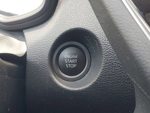 Used 2024 Toyota Corolla Cross LE FWD image 29