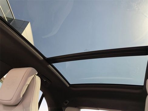 New 2025 Porsche Macan 4 Electric image 30