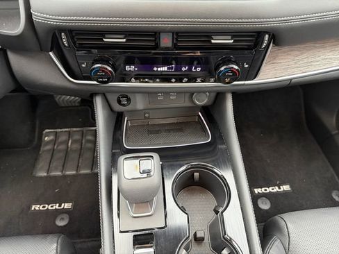 Used 2024 Nissan Rogue Platinum image 21