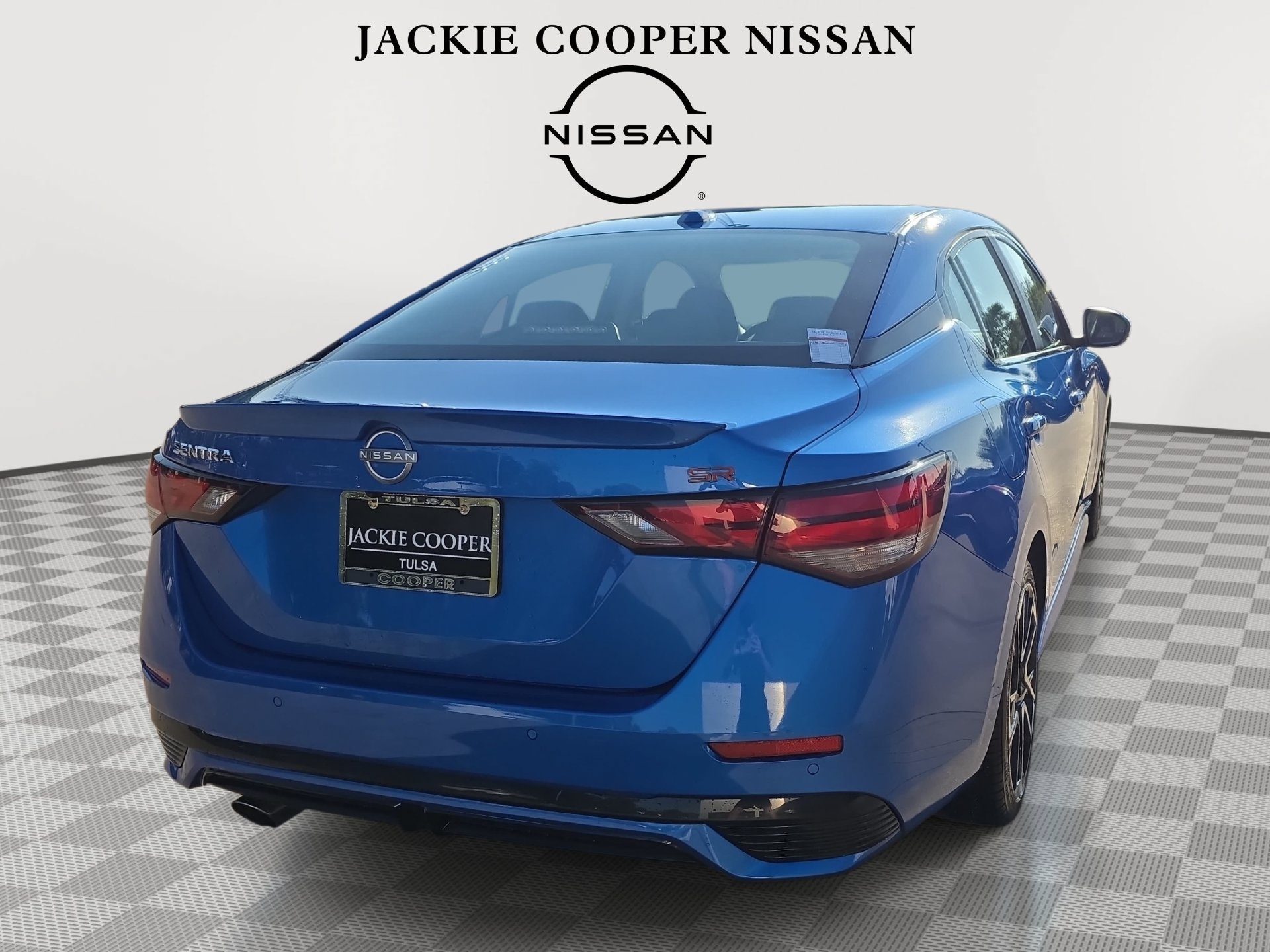 Used 2025 Nissan Sentra SR FWD image 5