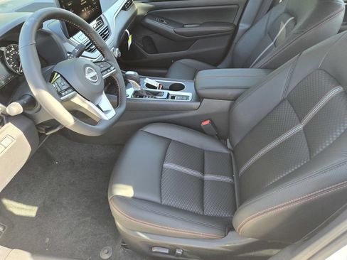 New 2026 Nissan Altima 2.5 SR AWD/4WD image 11