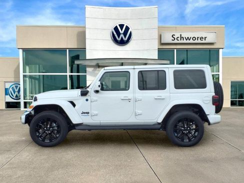 Used 2021 Jeep Wrangler Unlimited Sahara AWD/4WD image 1
