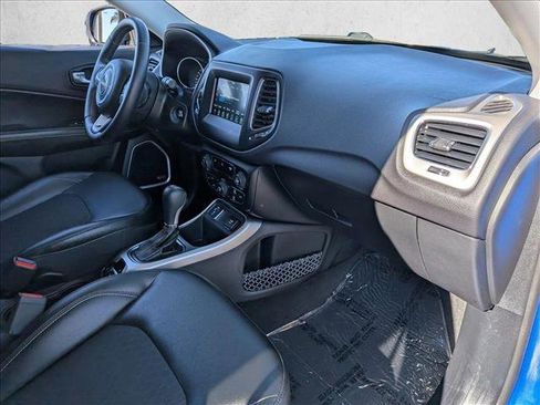 Used 2018 Jeep Compass Latitude w/ Popular Equipment Group image 19