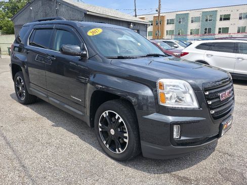 Used 2017 GMC Terrain SLE w/ Technology Package FWD image 3