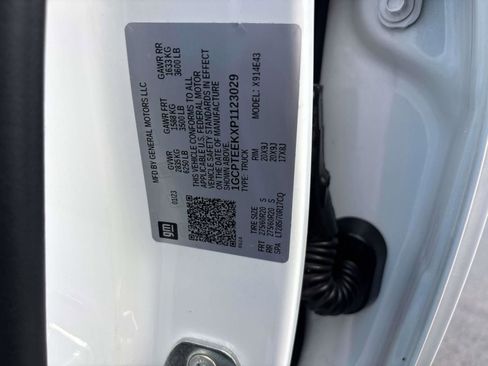 Used 2023 Chevrolet Colorado Trail Boss w/ Technology Package image 33