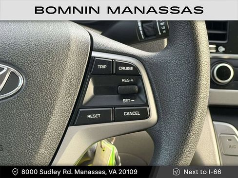 Used 2017 Hyundai Elantra SE image 20