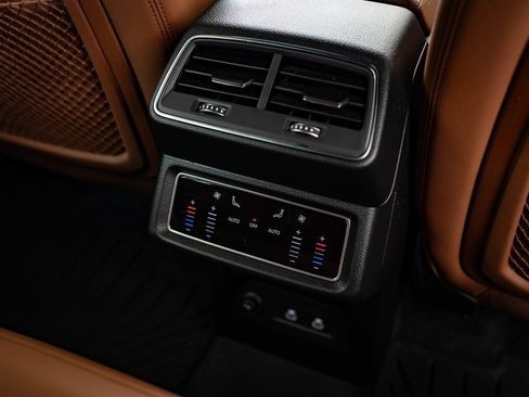 Used 2022 Audi e-tron Premium w/ Convenience Plus Package image 36