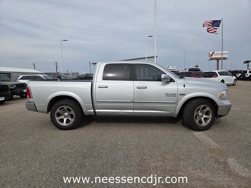 Used 2017 RAM 1500 Laramie w/ Convenience Group image 8