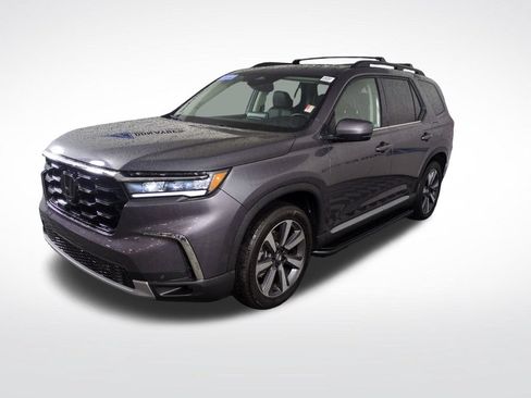 Certified 2025 Honda Pilot Touring image 1