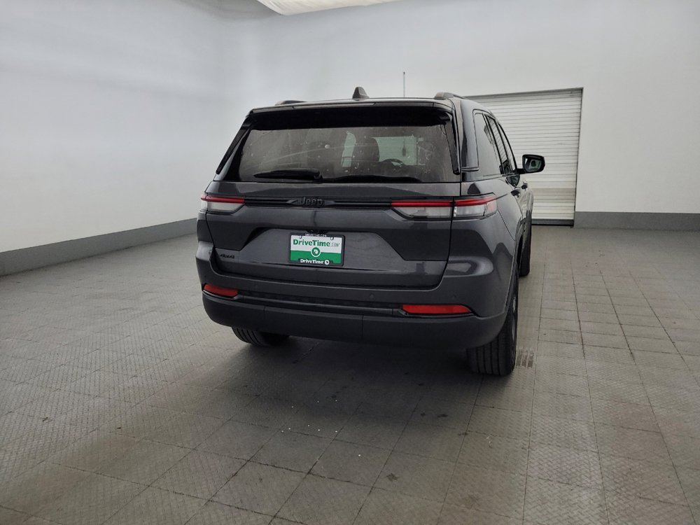 Used 2023 Jeep Grand Cherokee Altitude AWD/4WD image 7