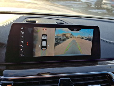 Used 2018 BMW 530i xDrive image 20