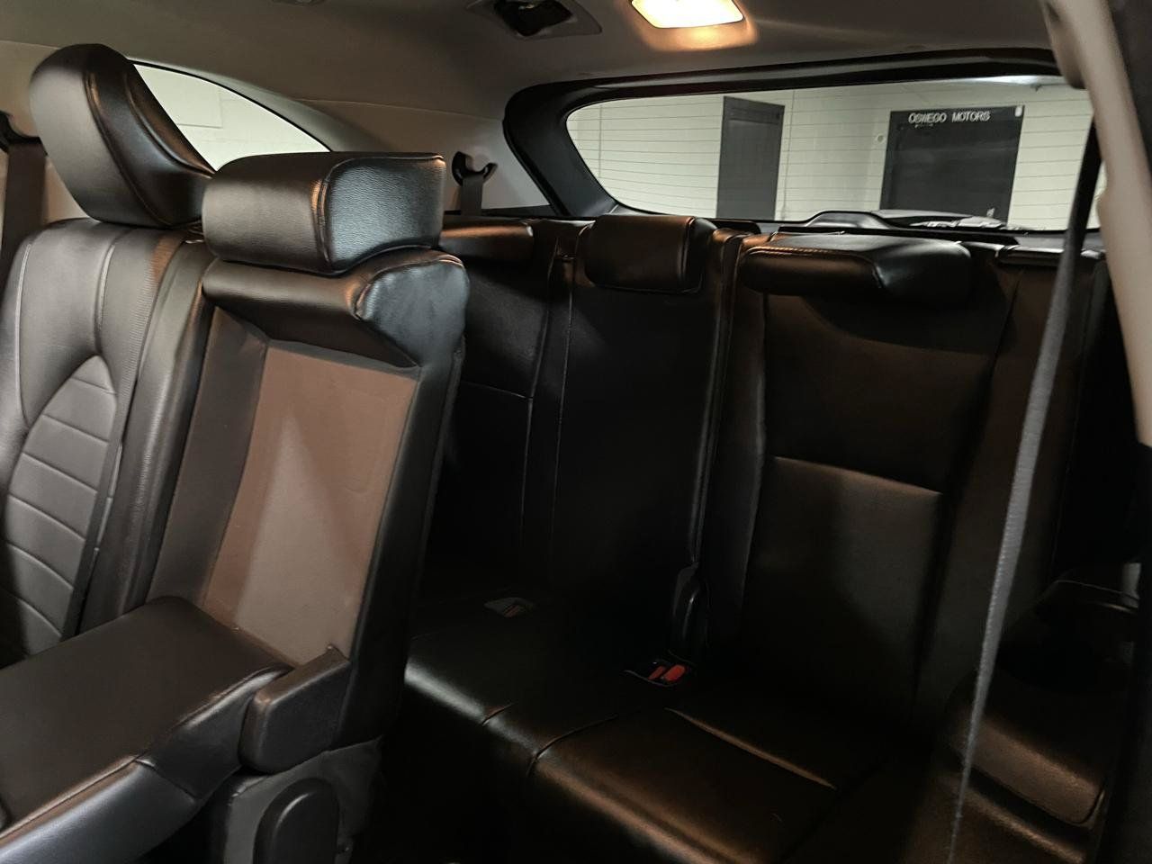 Used 2021 Toyota Highlander XLE AWD/4WD image 16