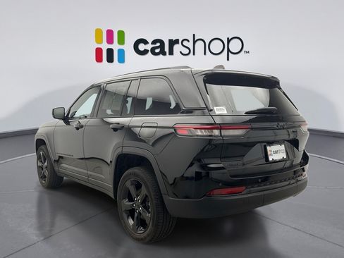 Used 2023 Jeep Grand Cherokee Altitude AWD/4WD image 3