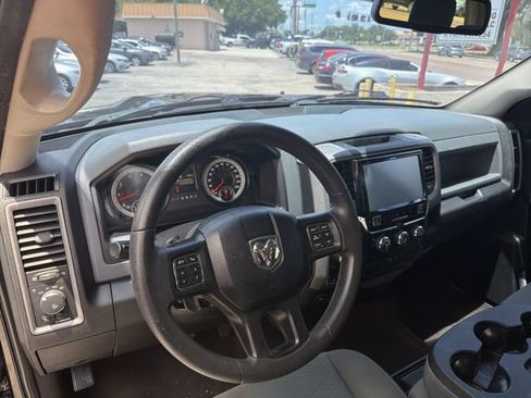 Used 2015 RAM 1500 Express AWD/4WD image 9