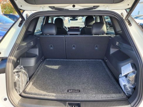 New 2026 Volkswagen Tiguan SE R-Line FWD image 19