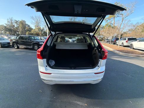 Certified 2023 Volvo XC60 B5 Plus image 23