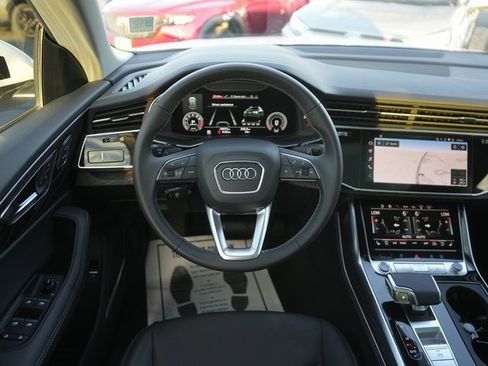 Used 2023 Audi Q8 Prestige image 22