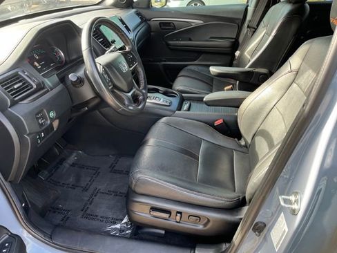 Certified 2022 Honda Pilot TrailSport image 3