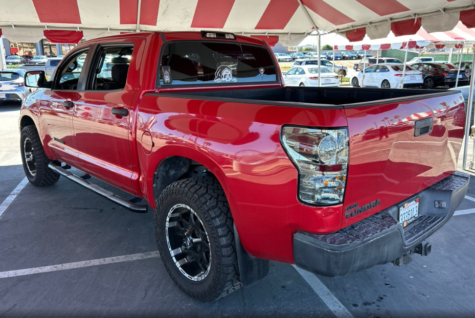 Used 2013 Toyota Tundra 2WD CrewMax w/ Tow Pkg image 4
