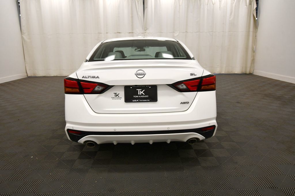 Used 2024 Nissan Altima 2.5 SL AWD/4WD image 6