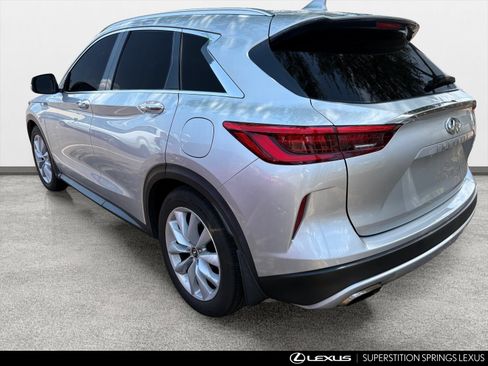 Used 2019 INFINITI QX50 Luxe w/ Cargo Package FWD image 4